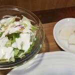 キッチン ブルー グローブ - サラダ、お新香のアップ