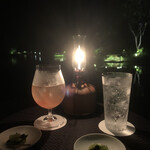 Hoshinoya Karuizawa - 大黄鸡尾酒和黑文字金汤力