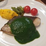 キッチン ブルー グローブ - 鰆ボワレのアップ