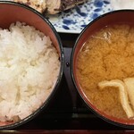 炭火焼専門食処 白銀屋 - 宮城県産ひとめぼれと味噌汁