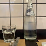 オステリア・トラマンダーレ - 炭酸水 