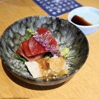 瓢嘻 新橋店 - 【造り】
                      本まぐろ　鱧落とし梅肉ジュレ掛け
                      