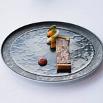 アジュール フォーティーファイブ - ランチコース 19800円 のアグー豚レバーパテ 鴨肉ジュレ