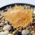 アジュール フォーティーファイブ - ランチコース 19800円 のミモレットチーズとコンテチーズのグジェール