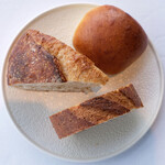 アジュール フォーティーファイブ - ランチコース 19800円 のパン