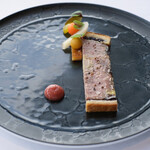 アジュール フォーティーファイブ - ランチコース 19800円 のアグー豚レバーパテ 鴨肉ジュレ