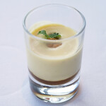 アジュール フォーティーファイブ - ランチコース 19800円 のトウモロコシのフラン 雲丹添え