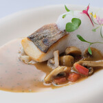 ランチコース 19800円 のマナガツオ ドュブレルソース