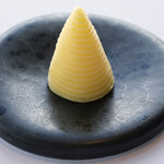 アジュール フォーティーファイブ - ランチコース 19800円 のバター
