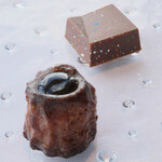 アジュール フォーティーファイブ - ランチコース 19800円 の自家製チョコレート カヌレ