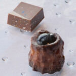 アジュール フォーティーファイブ - ランチコース 19800円 の自家製チョコレート カヌレ