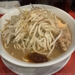 用心棒 - ラーメンと辛玉　880円