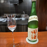 奈良屋町 青 - ◎田酒 純米大吟醸 秋田こまち・・田酒と同じ酒造の「善知鳥」が好きだとお話しましたら、善知鳥はご存じないようですが 田酒を出してくださいました。ありがとうございます。m(__)m やっぱり美味しい。