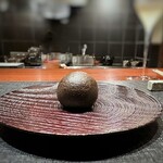 奈良屋町 青 - ◆こちらの「スペシャリテ」・・フォアグラとチーズ、豚足だったかしらで作ったお饅頭。