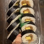 Sushi Zen - 巻き寿司一本
                        残ったら次の昼に食べます
                        