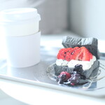 ブック アンド ベッド トウキョウ - こぼれるフルーツサンド ストロベリー
