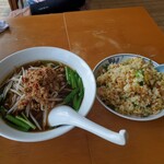 台湾菜館 - 台湾ラーメン+桜えびチャーハン950円