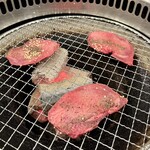 炭火焼肉 金龍 - 