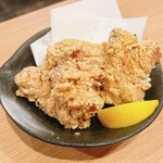 和食バル クオッカ - 店内仕込みの若鶏の唐揚げ