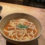 ワインと天婦羅 あら木 - 汁を飛ばさないように慎重に食べました(笑)