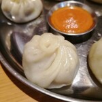 Mamaghar - 肉汁がたっぷり入ってるのは小籠包と一緒　お肉に練り込まれたスパイスがインネパ～