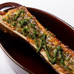 ROASTED BONE MARROW 로스테드 본말로우 소 골수의 향초구이