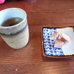 旬菜蔵せんや - ◎◎◎冷たい麦茶と　◎柿のお菓子　　あら　うれし　