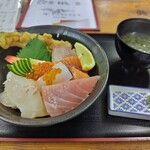 にし川 - 料理写真:にぎわい丼