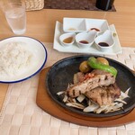 ベリッタ - ライスと八鹿豚とソース