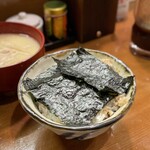 檍食堂 - 今日は特別に海苔弁に使う海苔をご飯にのせてもらいました。海苔の風味が素晴らしい！