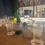 THE HIGHBALL BAR - 