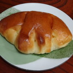 パン屋 SUNtoF - 金のクリームパン