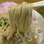 鶏そば なる川 - 麺リフト