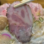 鶏そば なる川 - チャーシューリフト