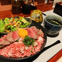 馬刺しと焼き鳥 グルマン三年坂 - 