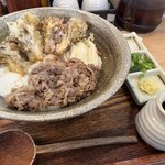 踊るうどん - 肉まいたけ天温玉ぶっかけ