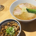 Shina Sobaya - 塩らぁ麺・刻みチャーシューご飯
