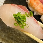 やまと寿し - まずはさっぱりと白身から