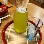 やまと寿し - サービスの冷たいお茶も美味しい(●´ω｀●)