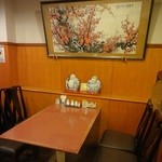 東林 - 店内入って左側にある4名様用のお席です。