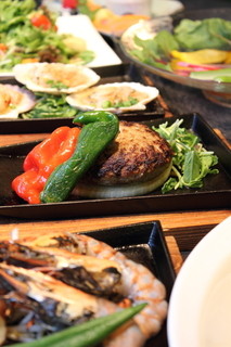 となりのグリル - 地元福津・宗像の食材を使った鉄板料理や野菜料理の種類が豊富！