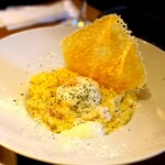 ピッツェリア・バール・レ・ナポリ - カリカリチーズと半熟卵の濃厚カルボナーラリゾット