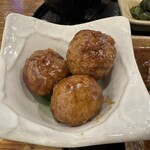 豊丸水産 - 【2023.8.28(月)】日替りB定食（サバの味噌煮＋肉だんご）900円の肉だんご