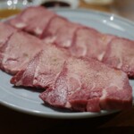 炭火焼肉ホルモンさわいし - 黒毛和牛牛タン