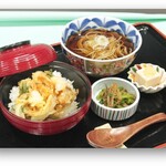 自然薯とそばの店 高尾の桜 - 