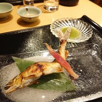京懐石とゆば料理 松山閣 JR京都伊勢丹店 - 【焼物】泳ぎ鮎塩焼　あしらい　たで酢