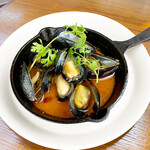 Ethnic Cuisine wine steamed mussels