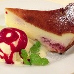 ラ ポルトルージュ - 201309　ﾗﾎﾟﾙﾄﾙｰｼﾞｭ　Menu　a（1575円）しっとりチーズケーキ