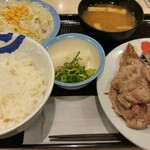 松屋 - 豚肩ロースの豚焼肉W定食
