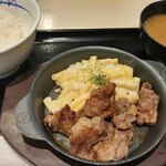松屋 - 牛リブロースのカットステーキライスセット